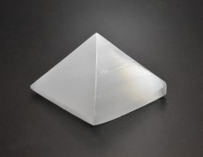 画像1: セレナイトピラミッド 40mm K2026 (1)