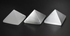 画像3: セレナイトピラミッド 40mm K2026 (3)