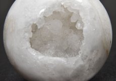 画像2: ジオード水晶丸玉　K2706 (2)