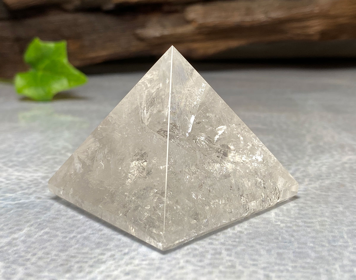 画像1: レムリアン水晶ピラミッド K2632 (1)