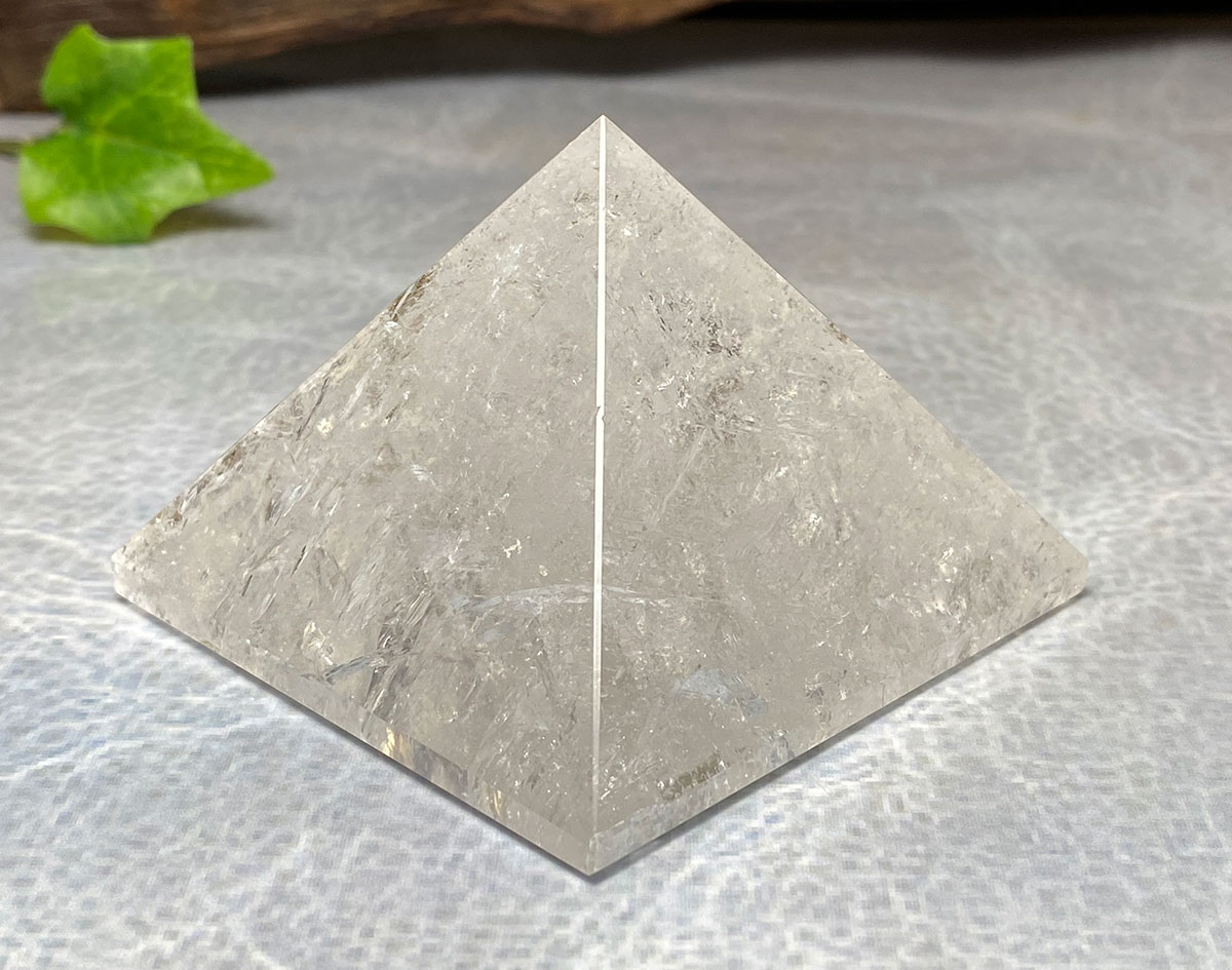 画像1: レムリアン水晶ピラミッド K2635 (1)